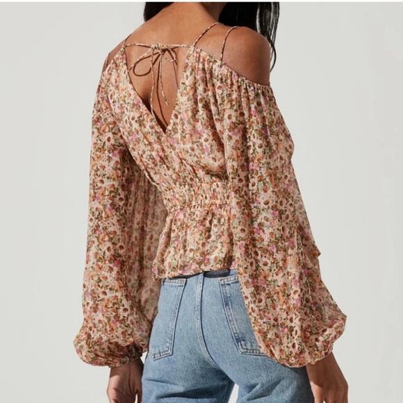 Astr The Label Hart Floral Cold Shoulder Cutout Peplum Top SZ L NWT Romantic Y2K - Picture 3 of 10